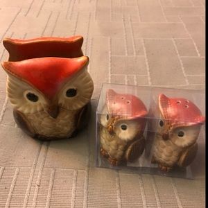 🎈 Napkin Holder & Salt and Pepper Shakers Set